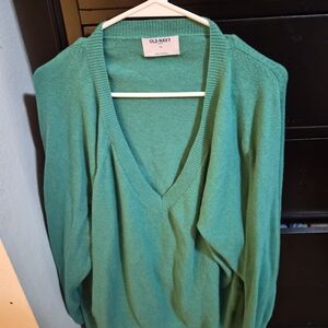 Old Navy Women's Green V-Neck Sweater